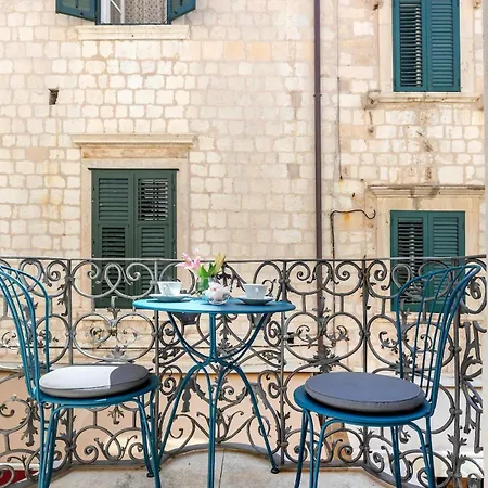 לינה וארוחת בוקר Palace Old Town - 